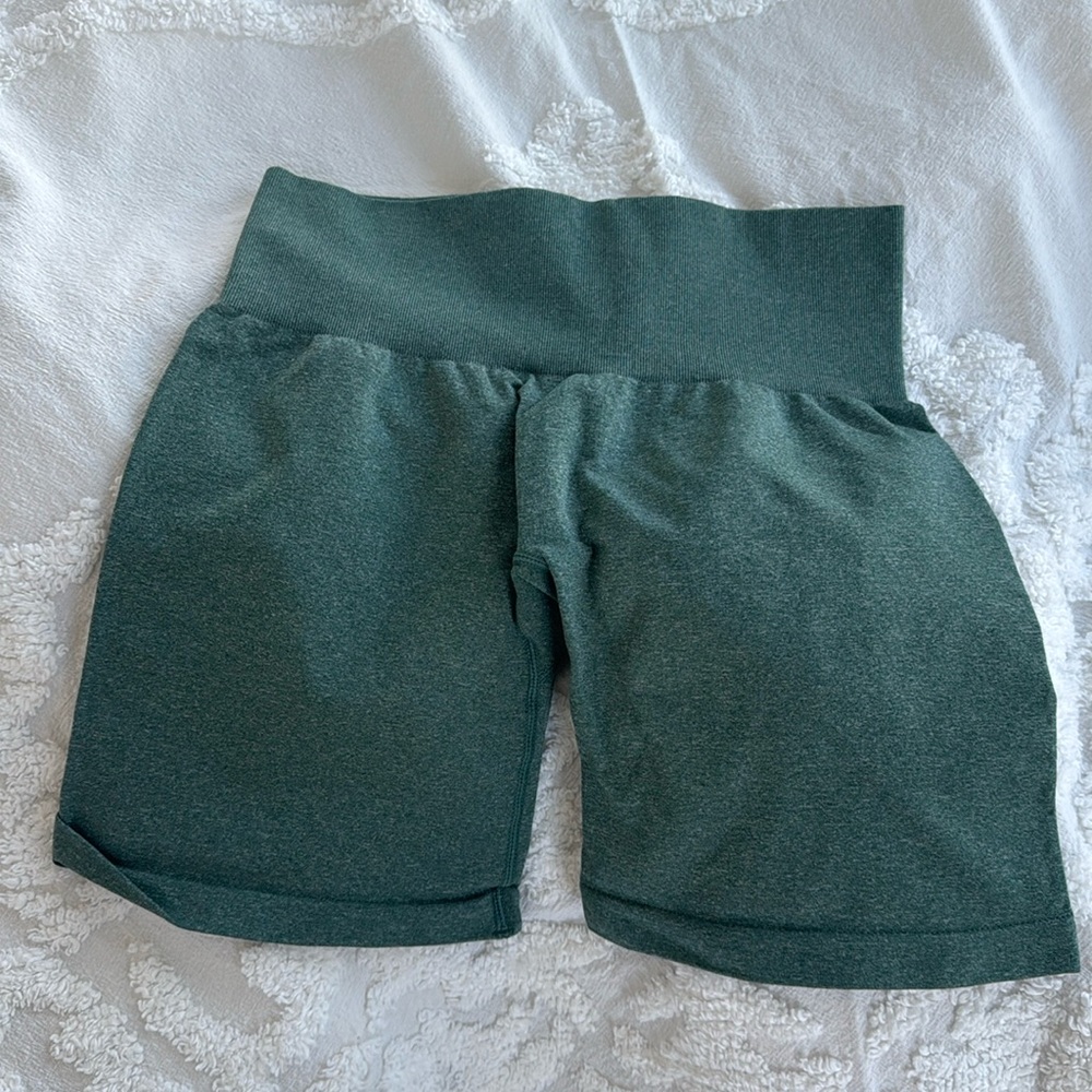 NVGTN pro seamless shorts - forest green